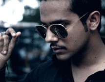 Ali Gul Pir &acirc;&euro;&ldquo; The Brains Behind &acirc;&euro;&ldquo; Waderai Ka Beta