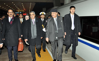 President Mamnoon Hussain leaves on board High Speed Train for Shanghai