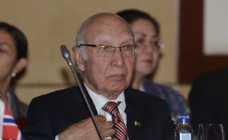 Pakistan denies plans to arm Syrian rebels