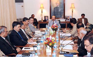 Sindh govt to continue targeted operation without pressure