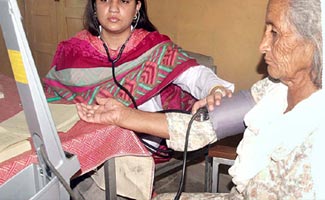 DUHS dispatches medical relief team to Thar district