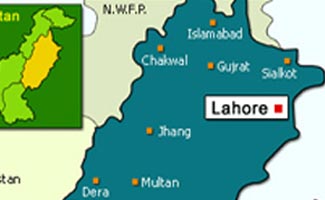 Plaza catches fire in Lahore, kills 3