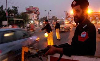 Karachi: One cop among two shot dead in Orangi
