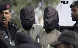 Peshawar: Weapons recovered from a car, two accused arrested