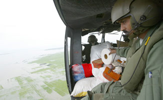 Eight thousand wheat bags distributed among Thar-affectees