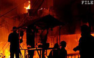 Naudero: Eight houses blistered on electricity supply wires collapse