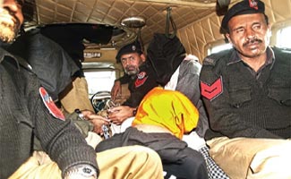 Karachi: Police arrested two Lyari &acirc;&euro;&tilde;gangsters&acirc;&euro;&trade;