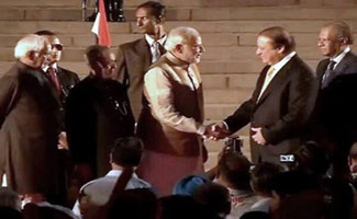 India PM Modi, Pakistan's Sharif meet for talks