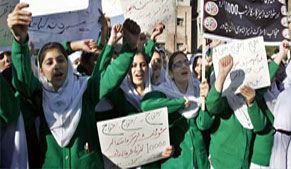 Peshawar: Nurses of Medical Complex on strike, three patients expired