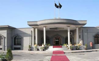 Pakistani court asks news anchors to respond to blasphemy charges