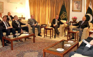 Mushahid meets Royal College of Defence Studies delegation