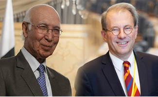 Speaker Swedish Parliament calls on Sartaj Aziz