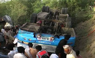 Shikarpur: Car and van crash, five dead, six injured