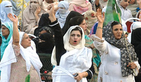 PML(N) rally expresses solidarity with Prime Minister Nawaz Sharif