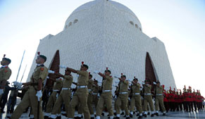 I-Day begins with gun salute, series of ceremonies at universities