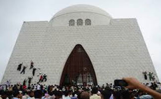 Independence day program began in Karachi with flag hoisting at Mazar e Quaid