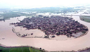 Flood control room set up at Khanewal
