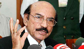 Sindh CM visits barrages, embankments of River Indus