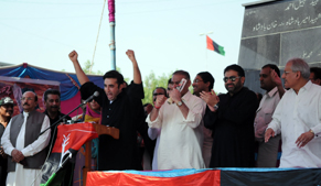 Bilawal pays rich tribute to Murtaza Bhutto