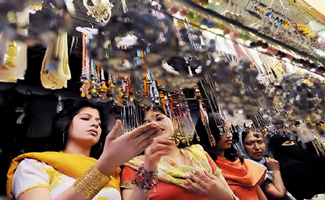 Eid-ul-Azha shopping gaining momentum in twin cities
