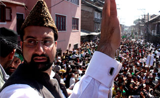 Mirwaiz for resolution of Kashmir issue through talks