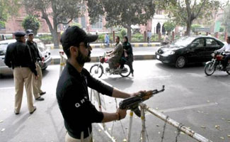 Three robbers held after encounter