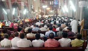 Minister assures financial help to Christians