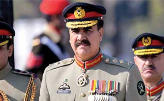 Army chief pays tribute to politicians