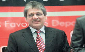 Governor congratulates hockey team