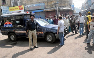Karachi violence claims lives of five policemen
