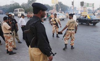 Shootout with police in Karachi kills two dacoits