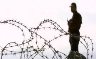Iran hands over 27 deportees to Pakistan