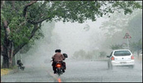 Chances of drizzle in Karachi