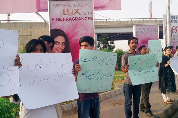 Citizens protest at Time Medico