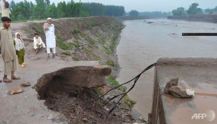 Peshawar: girl, parents drown in latest selfie deaths