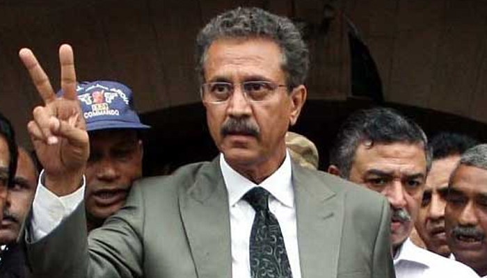 Waseem Akhtar sworn in as Mayor of Karachi