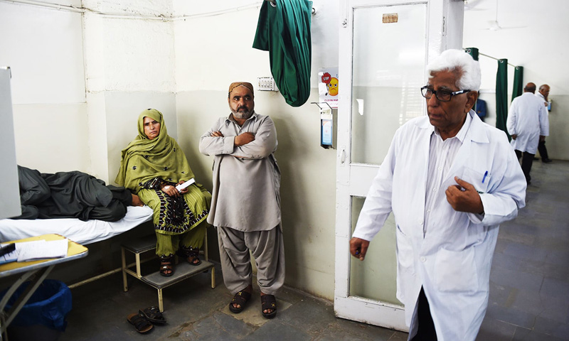 Pakistani doctor transplants hope to millions for free