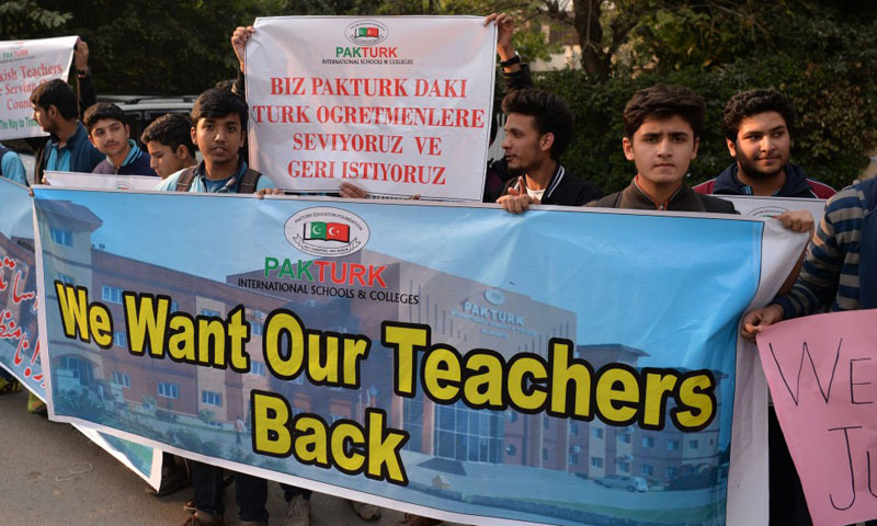 Parents rally against Turkish teachers' expulsion