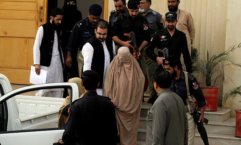 Pakistan to deport National Geographic green-eyed 'Afghan girl'