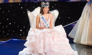 Miss Puerto Rico lands Miss World 2016 crown