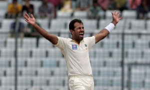 Pakistan's Wahab puts Smith, Warner in crosshairs