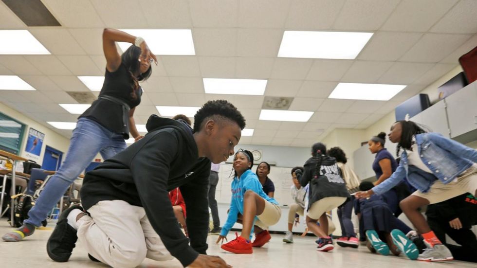 Young 'Moonlight' stars return from Oscars to middle school
