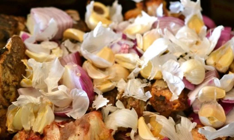 You may never through away garlic, onion peels after reading this