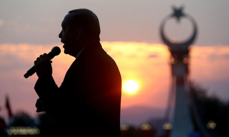 Defiant Erdogan attacks EU, backs restoring death penalty