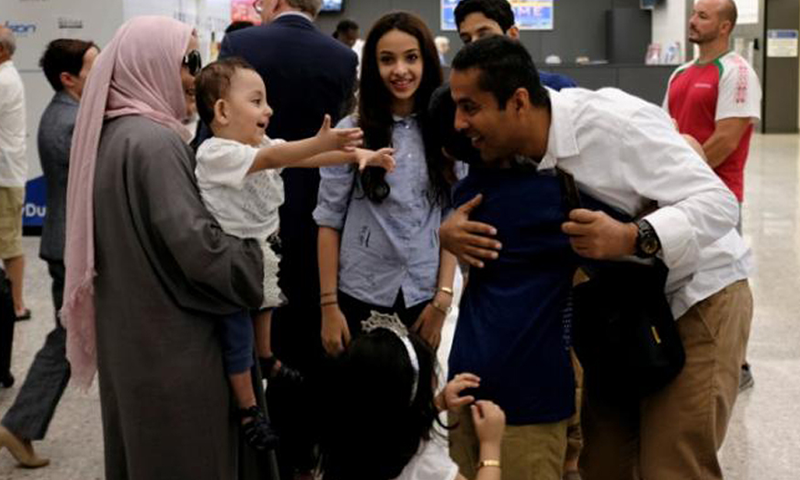U.S. judge halts deportation of more than 1,400 Iraqi nationals