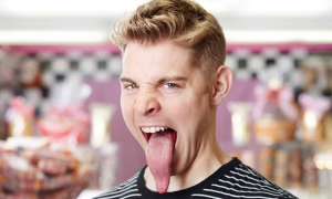 Photos of 10 People with odd body part