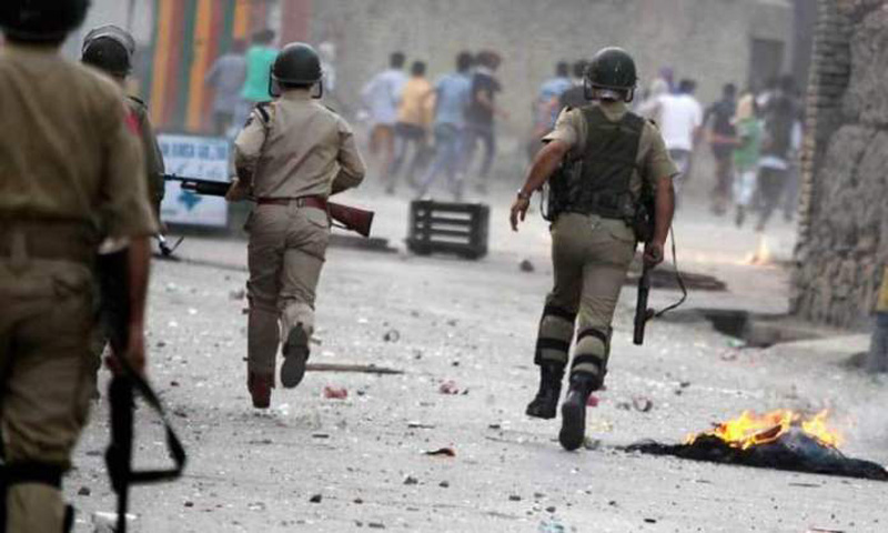 Indian troops martyr two Kashmiri youth in Shopian