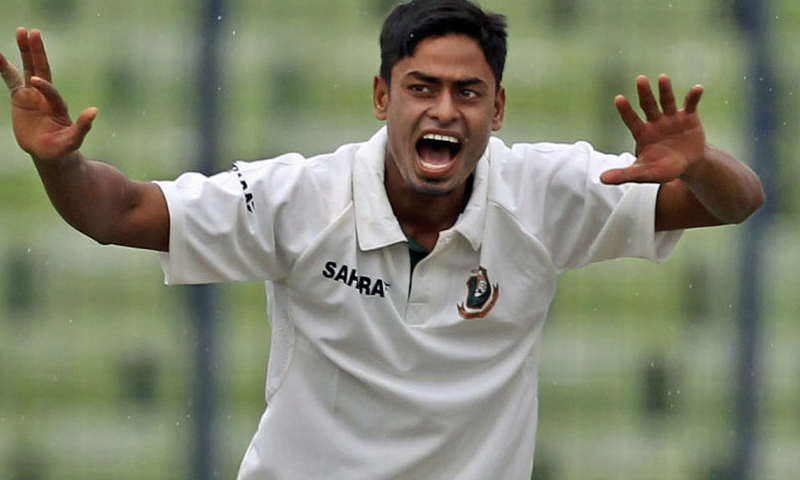 Taijul gets Smith to dent Australia's reply