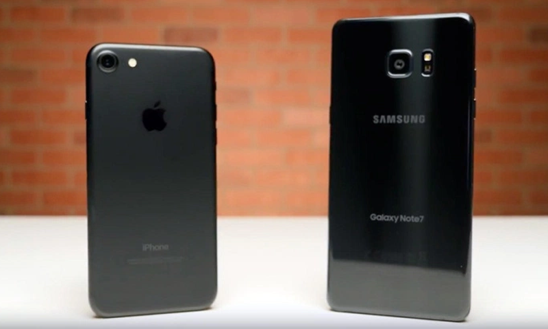 Galaxy Note 8 Vs Iphone 8 : It&acirc;&euro;&trade;s not even a contest anymore