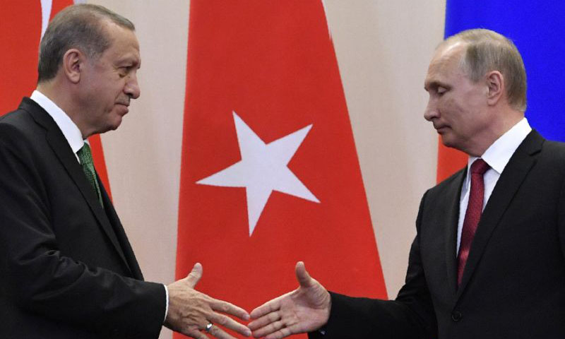 Putin heads to Turkey for talks on weapons deal, Syria